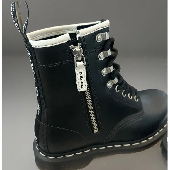 NWOT Dr.Martens SZ 6 1460 Zipped HDW women’s Airwair With Bouncing Soles Black - Picture 5 of 10